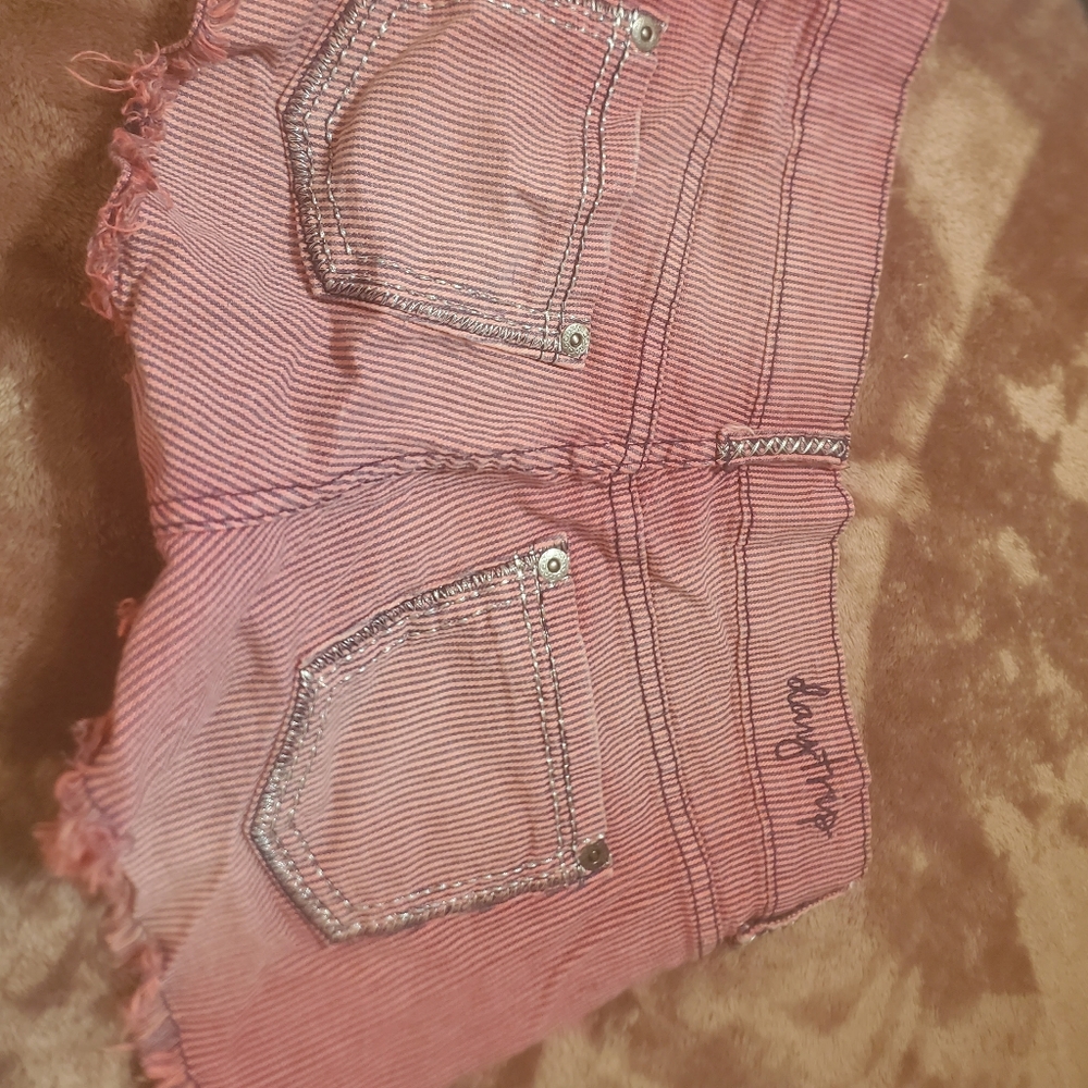 Shorts - Picture 2 of 4
